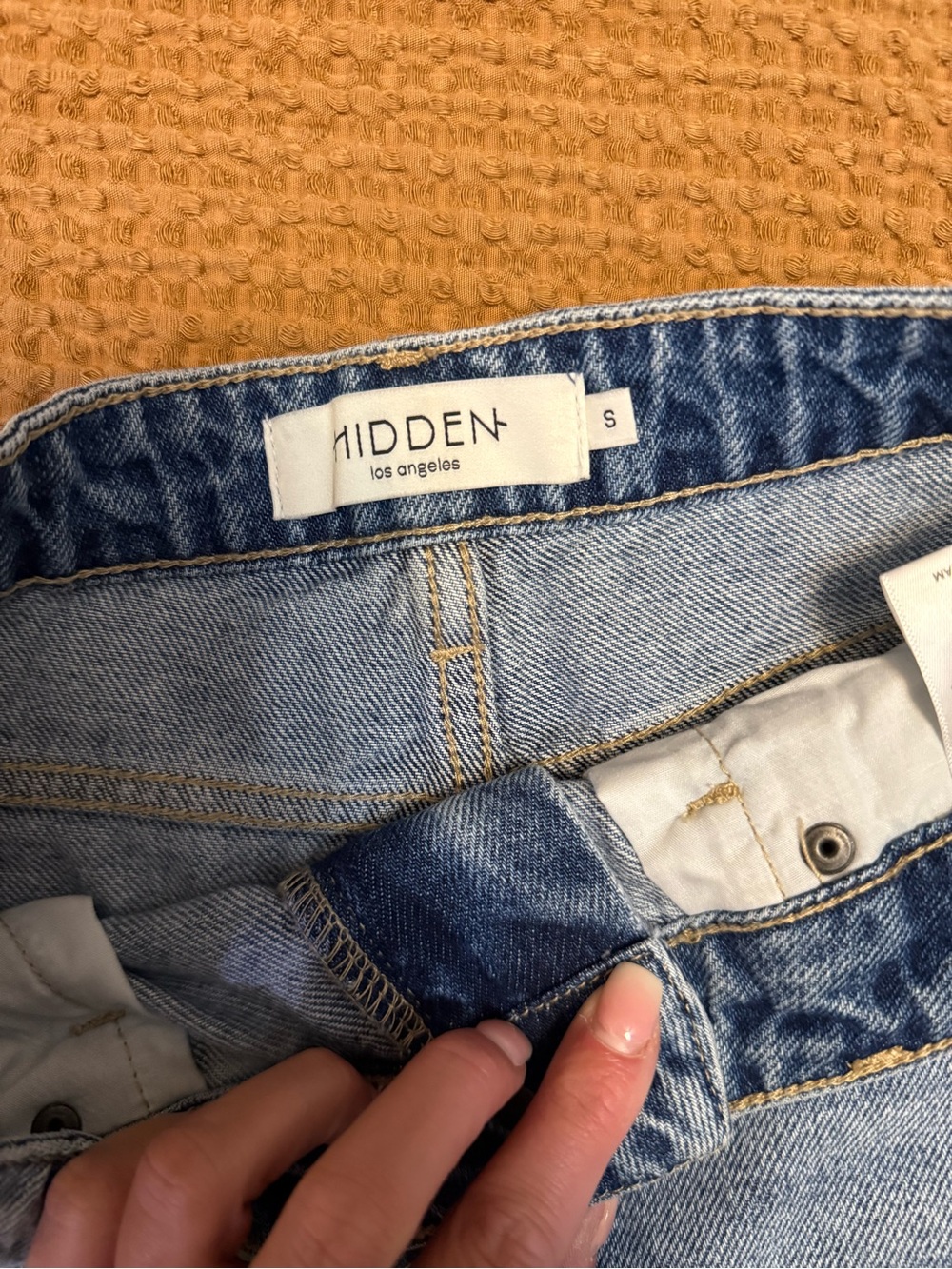 HIDDEN SZ S High-Rise Distressed Light Wash Denim Cutoff Shorts - Picture 5 of 5